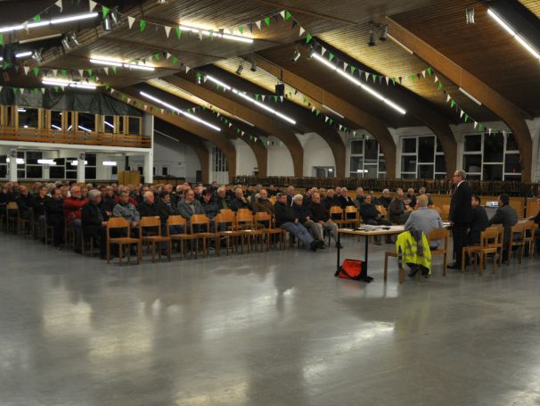 Bürgerversammlung zum Umbau der Ortsdurchfahrt Steinhausen (Foto: © Kreis Paderborn, Kreisstraßenbauamt Michael Rüngeler)